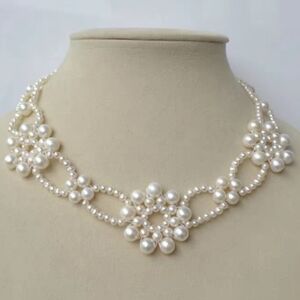 Natural freshwater pearl necklace